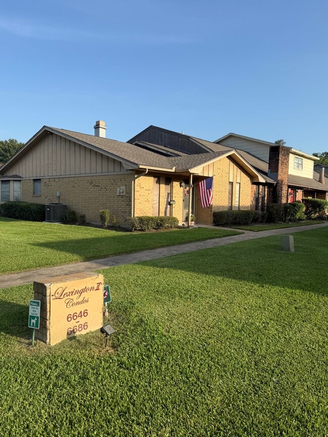 Building Photo - 6668 Lexington Dr