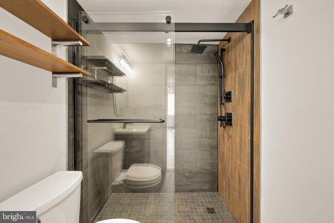 Building Photo - 1239 Vermont Ave NW