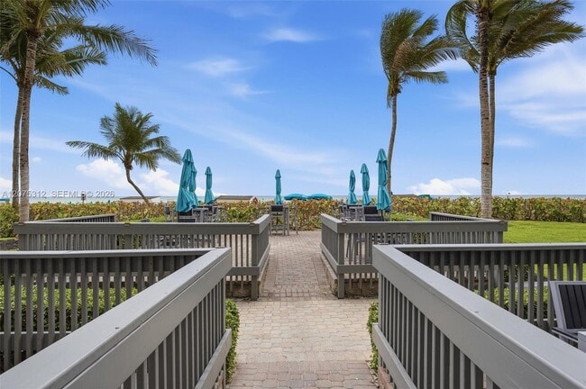 Building Photo - 16500 Collins Ave