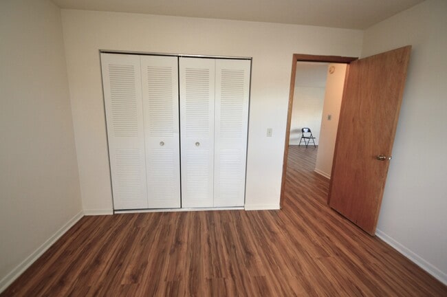 Building Photo - 9907 W 58th St