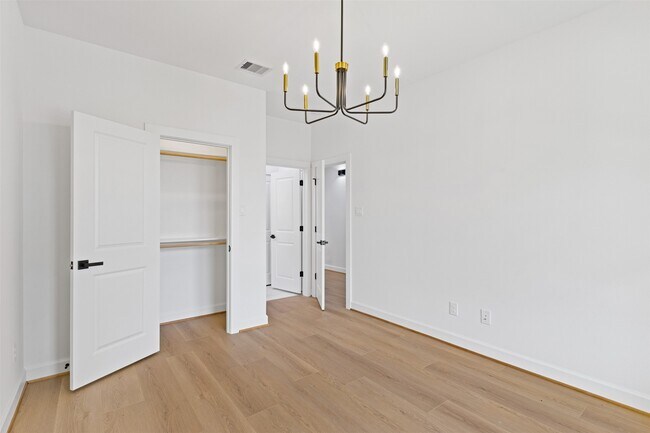 Building Photo - 3613 Gano St