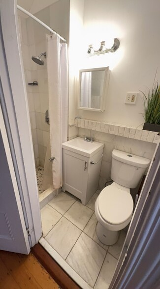 Building Photo - 11 Worthington St