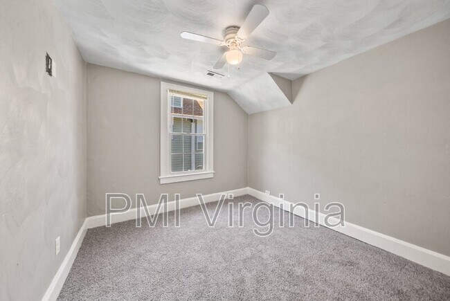 Building Photo - 259 A View Ave