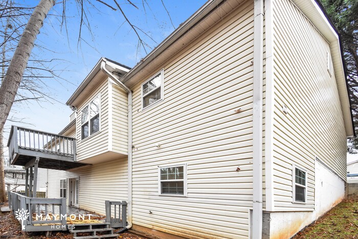 Building Photo - 329 Hillcrest Ln