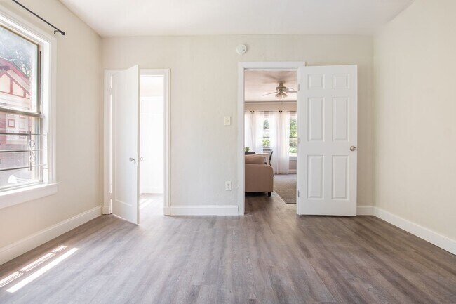 Building Photo - 5928-5928 Victor St