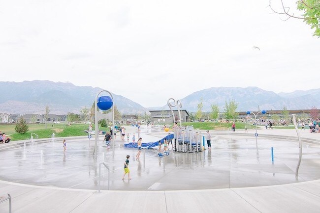 Building Photo - THE LOCHS! Gorgeous Townhome