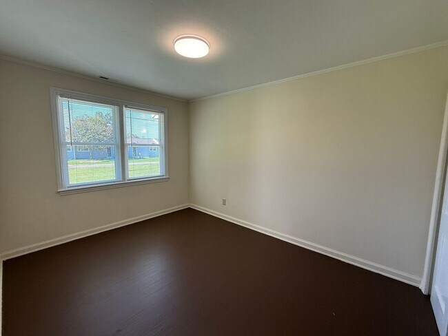 Building Photo - 2261 Onslow Dr