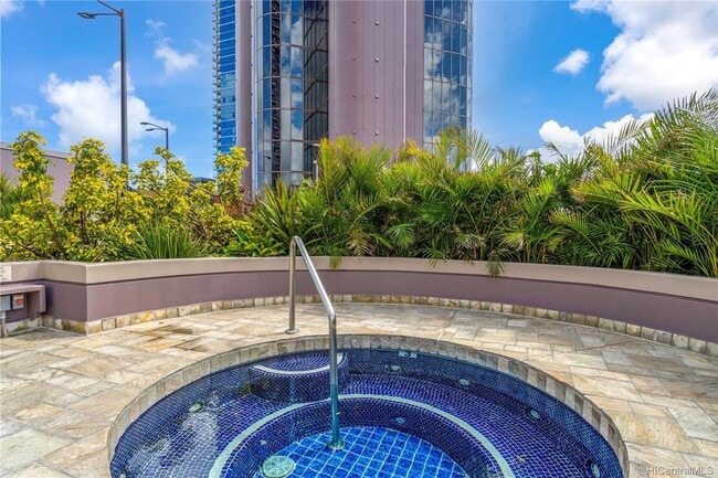 Building Photo - Kakaako 1/1/1 in "One Waterfront"