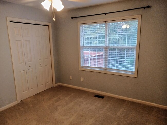 Building Photo - Gorgeous home in Weaverville available now!