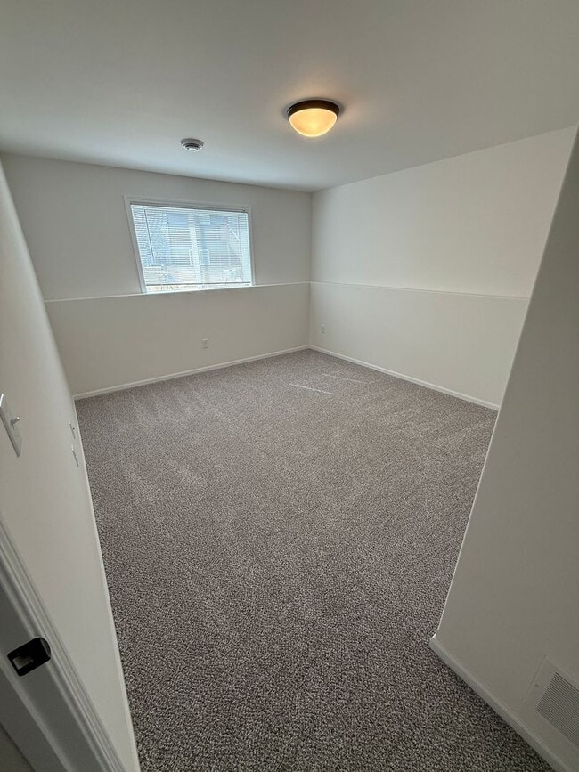 Building Photo - Brand New South End 4 bed/2 bath