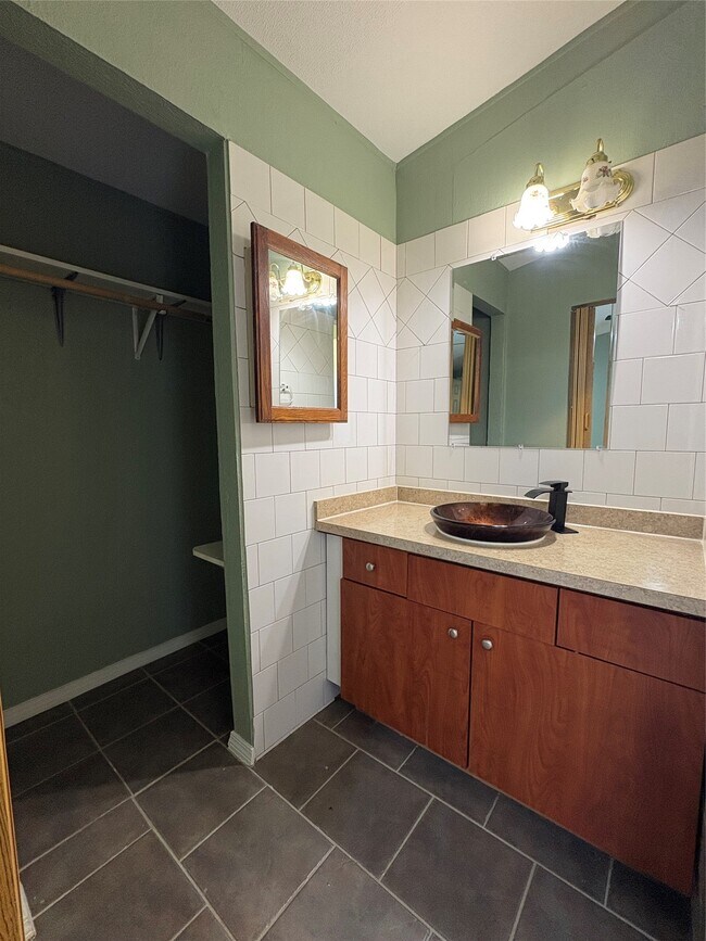 Building Photo - 17807 Dean Ct