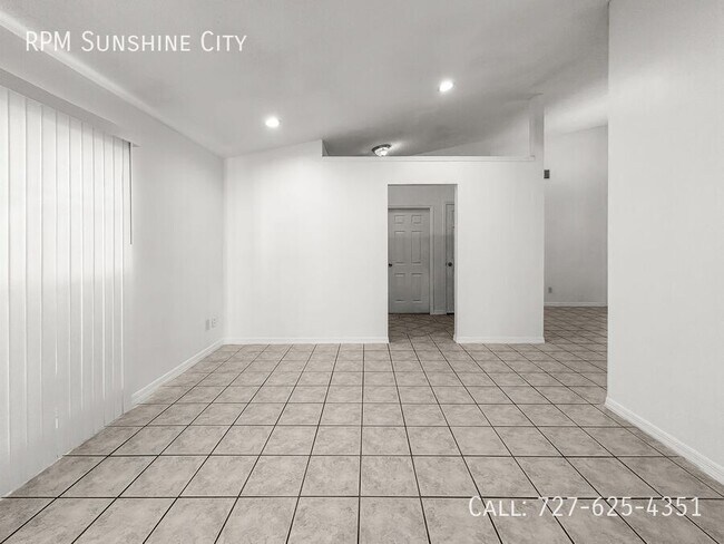 Building Photo - 9778 Fox Chapel Rd