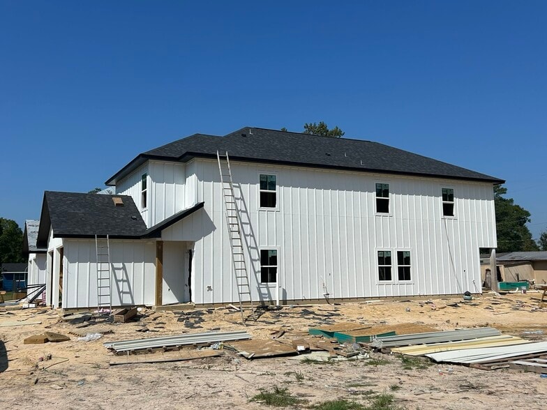 Building Photo - 8437 Harvard Dr
