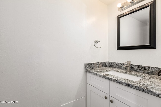 Building Photo - 7126 N 19th Ave