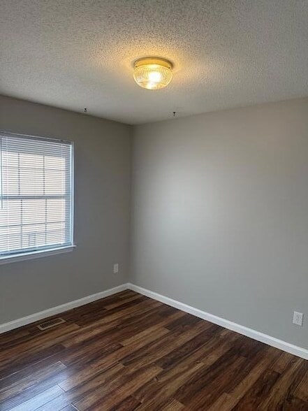 Building Photo - 1099 Old Chattanooga Pike SW