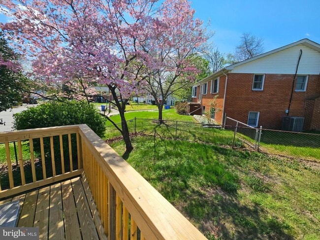 Building Photo - 14236 Caroline St