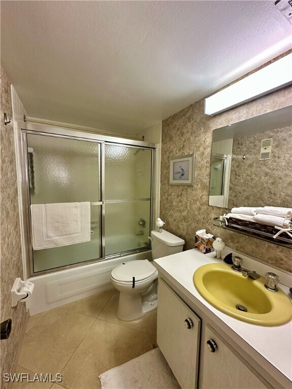 Building Photo - 555 Park Shore Dr