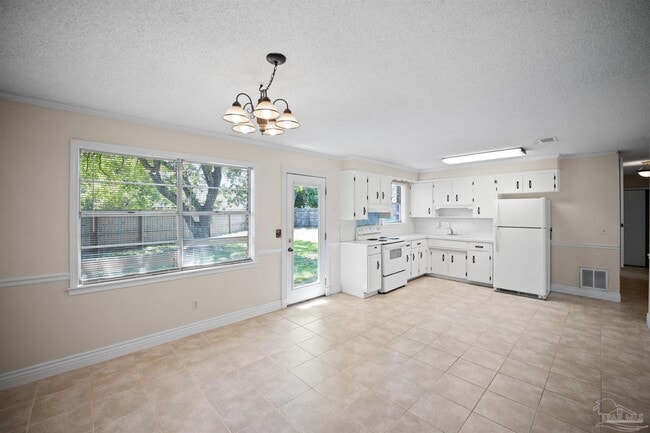 Building Photo - 5719 Ventura Ln