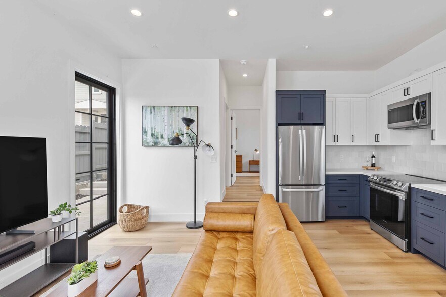 Building Photo - 603 Garnet St