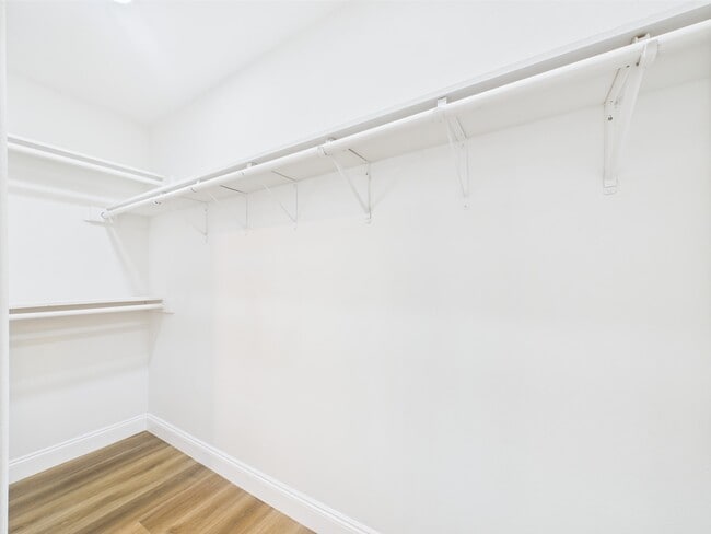 Building Photo - 10380 Briar Forest Dr