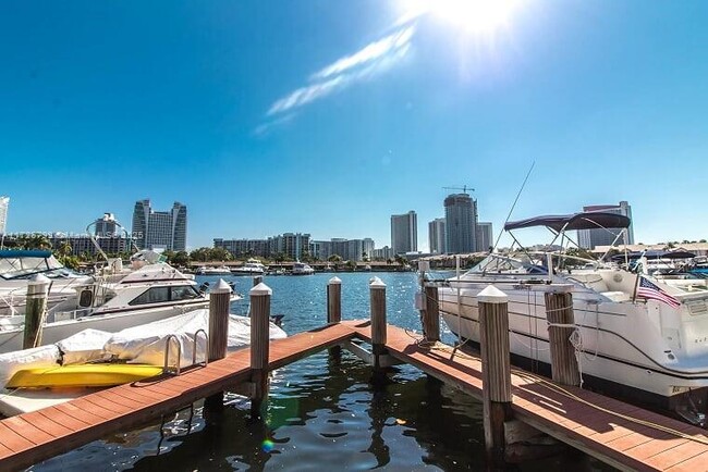 Building Photo - 600 Three Islands Boulevard