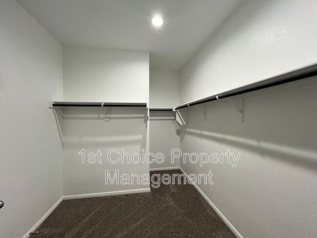 Building Photo - 9608 New Bern Dr