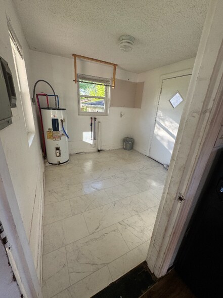 Building Photo - 4408 Cane Run Rd