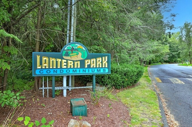 Building Photo - 55 Lantern Park Dr