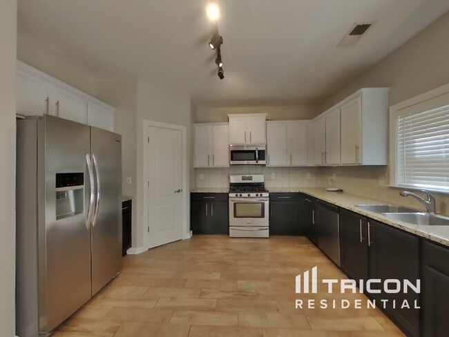 Building Photo - 3535 Arbroath Dr