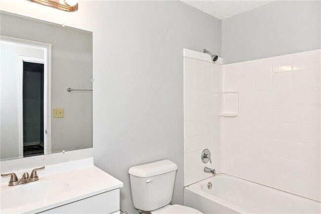 Building Photo - 1515 Captain Thomas Ct
