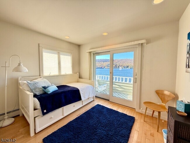 Building Photo - 73 Forest Lake Dr