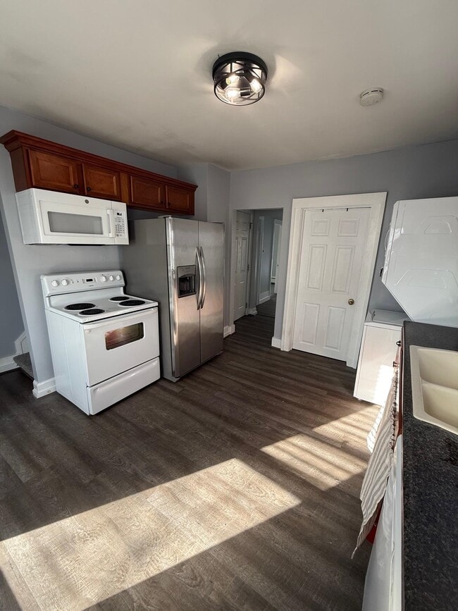 Building Photo - 3 Broadway