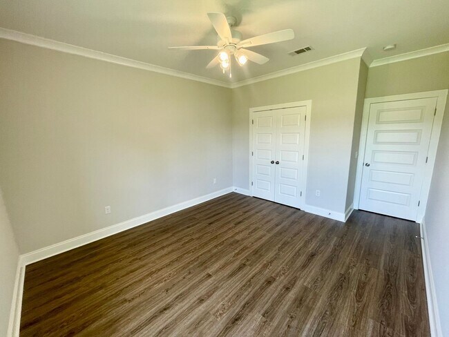 Building Photo - Stunning Germantown School District Rental with Office & Large Fenced Yard