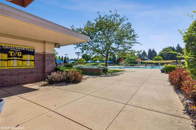 Building Photo - 3304 Rollingridge Rd