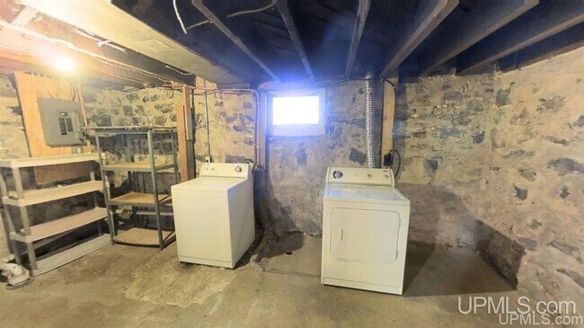 Building Photo - 1530 Fitch Ave