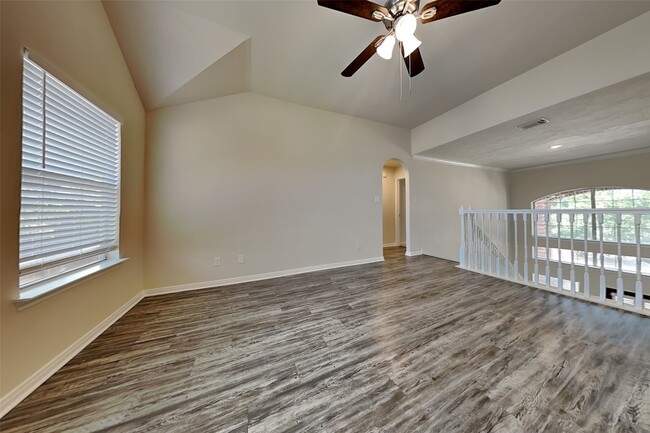 Building Photo - 6727 Village Bridge Dr