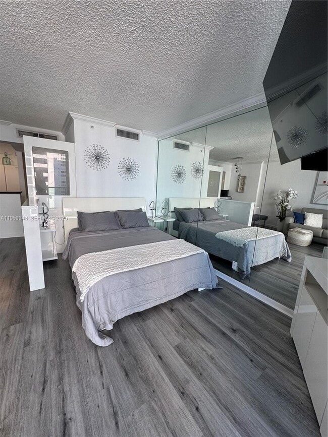 Building Photo - 2501 S Ocean Dr