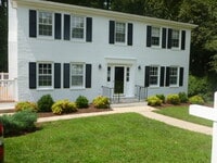 Building Photo - 211 Surrey Rd