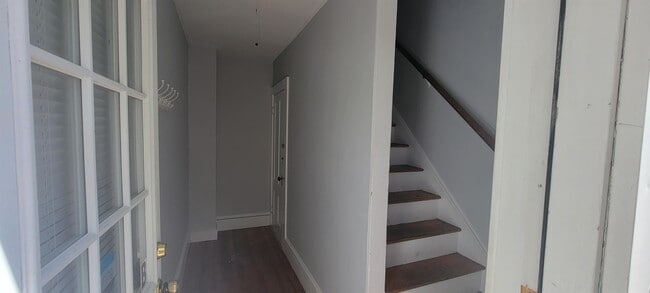Building Photo - 85 1st St