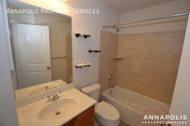 Building Photo - 114 Waterline Ct