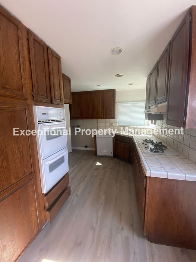 Building Photo - Great 4 bedroom 2 bath single story home