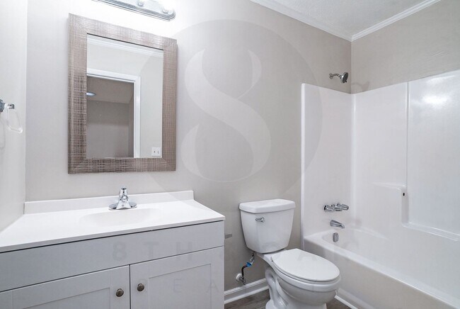 Building Photo - 2BR/1.5BA Townhome Near Downtown Snellville!