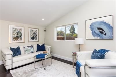 Living space with bright light - 2504 Grant St