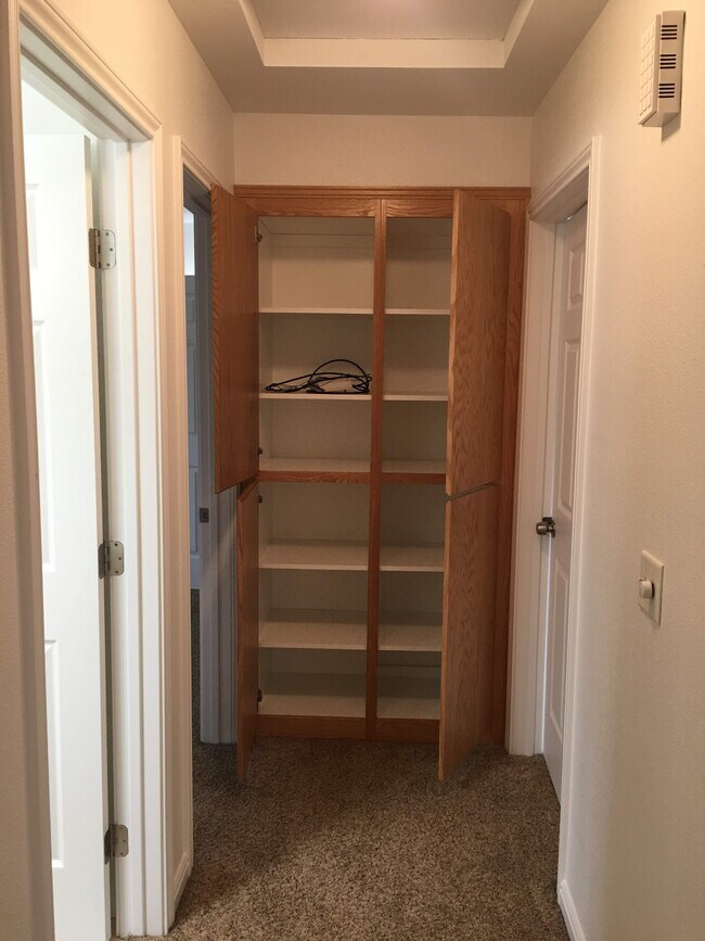 Hallway storage - 5468 B Sawmill Road
