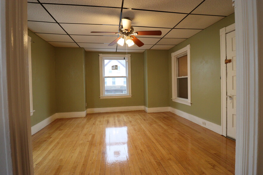 Living Room - 9 W Oberlin St