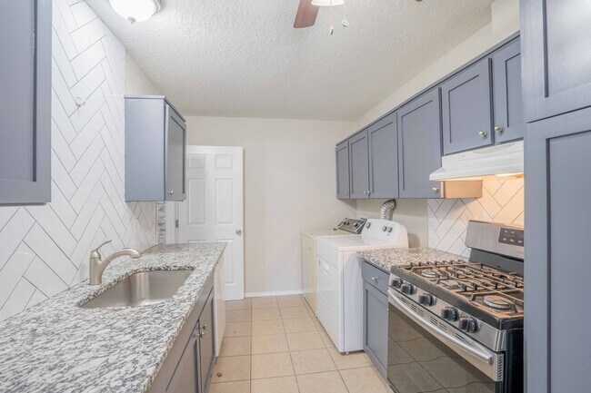 Building Photo - S Hudson Ave Duplex