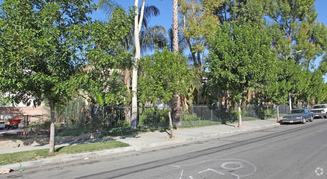 Building Photo - Milwood Garden Apartments
