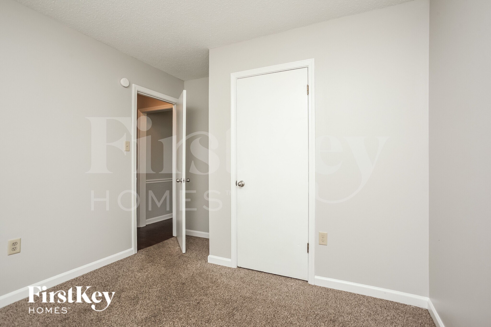 Building Photo - 4834 Walden Glen St