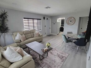 Building Photo - 4095 N Andrews Ave