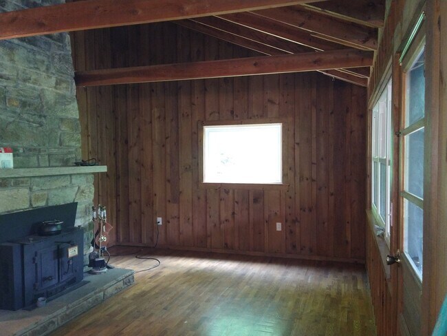 Building Photo - 295 Ozzie Cornett Dr